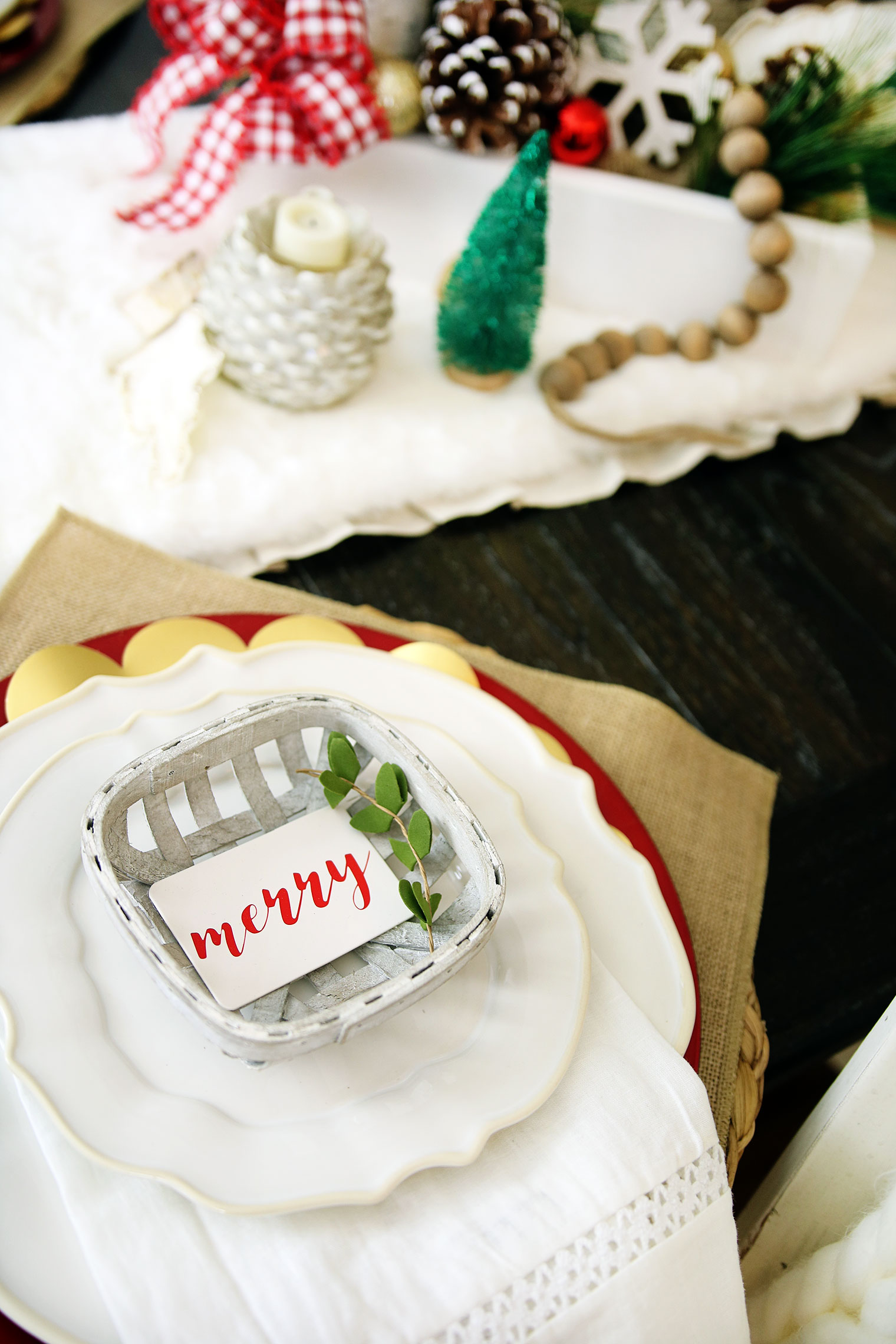 Farmhouse Holiday Tablescape {Christmas Festival Blog Hop} - Curly ...