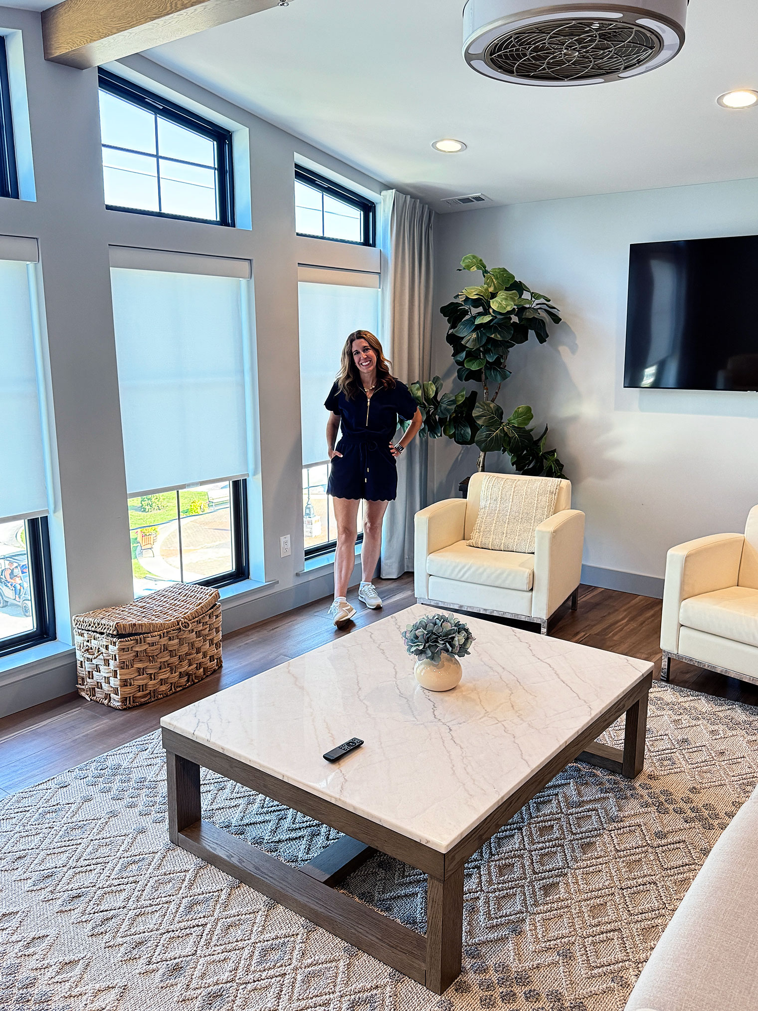 3 Late Summer/Early Fall Outfits & Romantic Night Away in Cottleville, MO