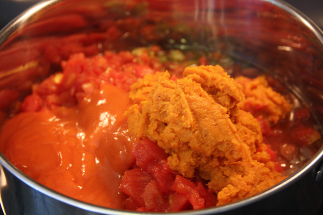 Make_Chili_Pumpkin-Dumped-In