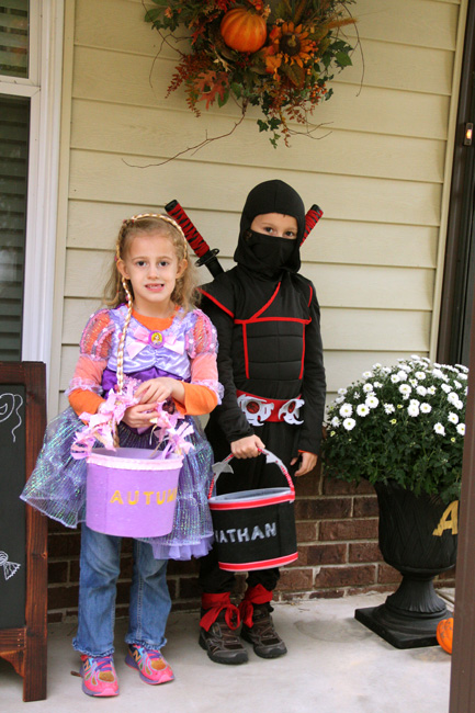 Front-Porch_Nat-and-Aut-standing