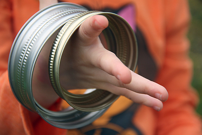 Game_Close-up-of-rings-on-Aut-hand