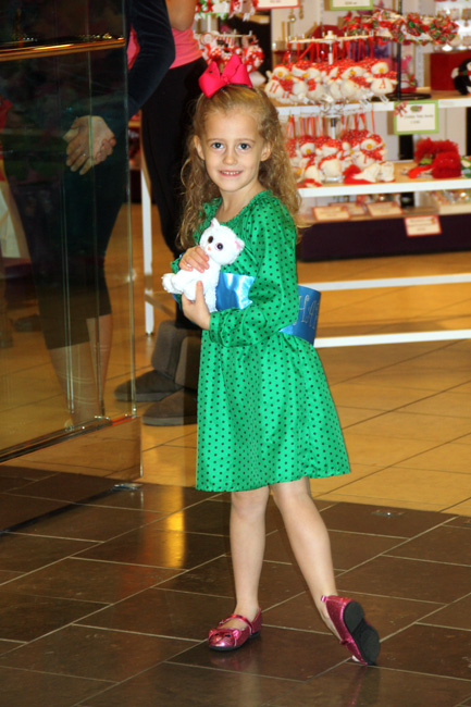 Before_Aut-cute-in-front-of-store