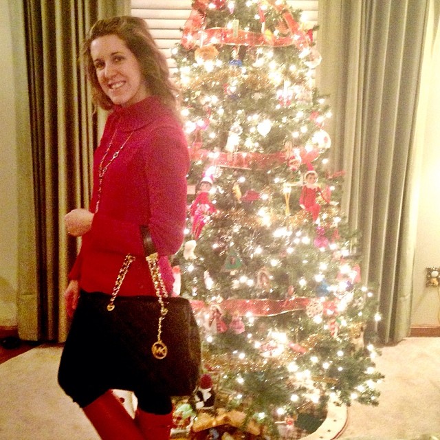 Not the best picture... But, this is my new black quilted Michael Kors purse. I love the gold/black chain handles and the gold MK keychain logo on it. Def. Has a nice leather smell, too! You just can't beat MK! Thanks, hubby!!! ❤️❤️❤️ #michaelkors