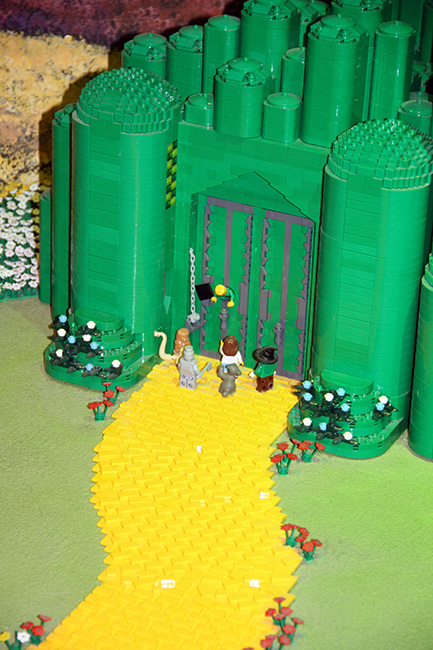 wizard-of-oz_end-of-yellow-brick-road