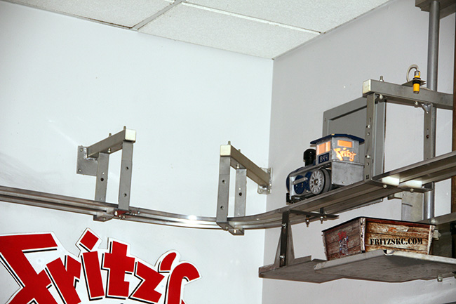 Fritz_Gray-train-putting-food-on-lever