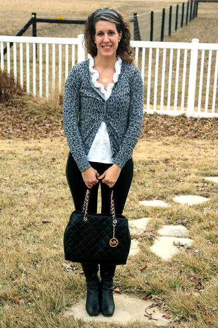 Full-view-with-purse