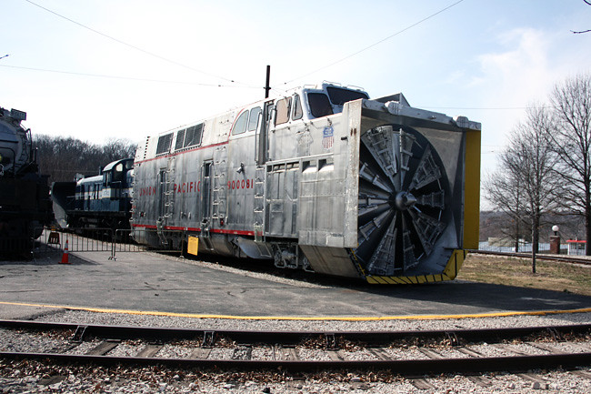 Snow-plow-on-train