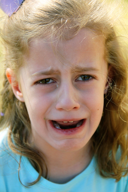 Egg-Hunt_Aut-crying