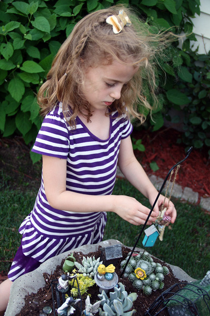 Autumn-decorating-fairy-garden