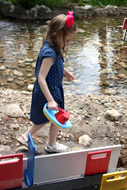 Aut-carrying-a-boat