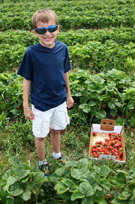 Nat-with-his-berries