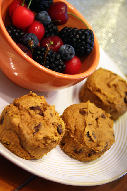 3-muffins-and-fruit