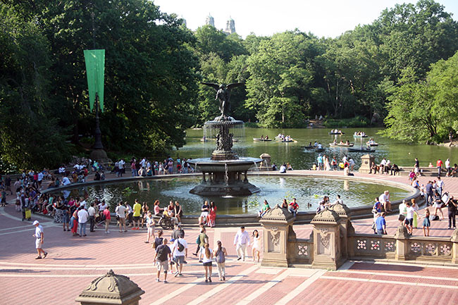 Fountain-by-boathouse