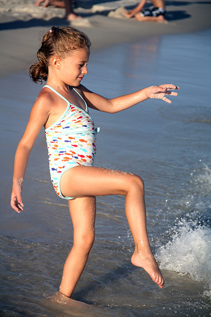 Beach_Auttie-kicking-waves