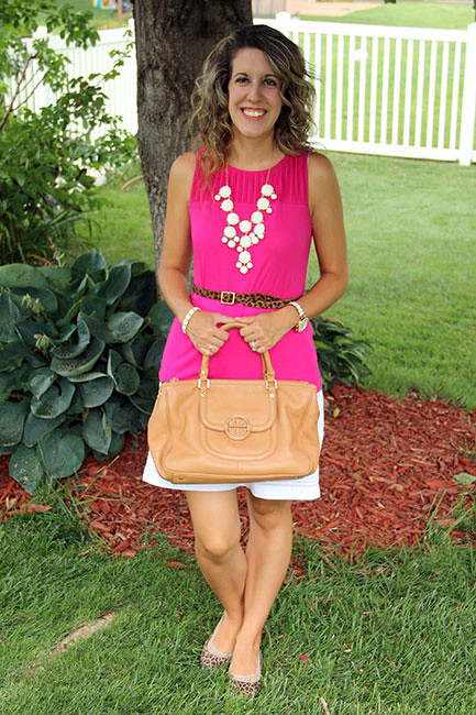 Full-View_Holding-purse-in-front