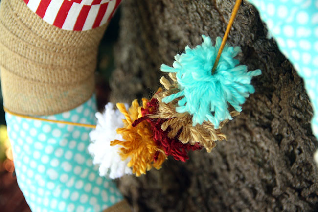 Outside_Pom-Poms2