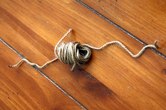 Pom-Pom_Get-Ready-to-Tie-Knot