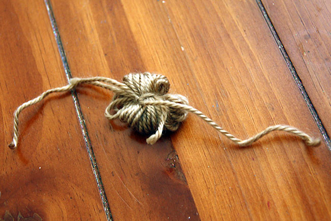 Pom-Pom_Tie-knot