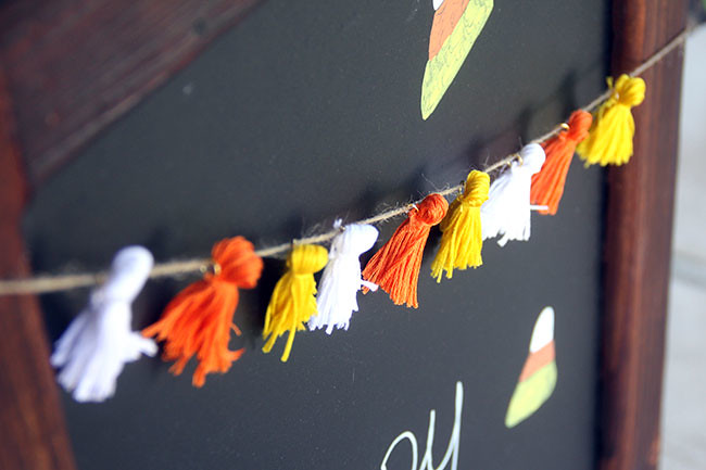 Close-Up_Candy-Corn-Garland3