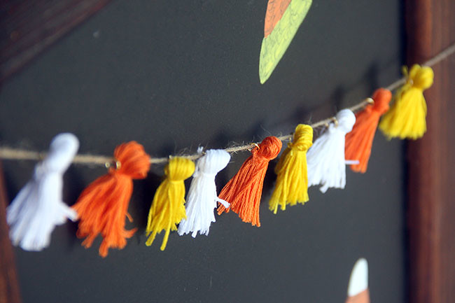 Close-Up_Candy-Corn-Garland2