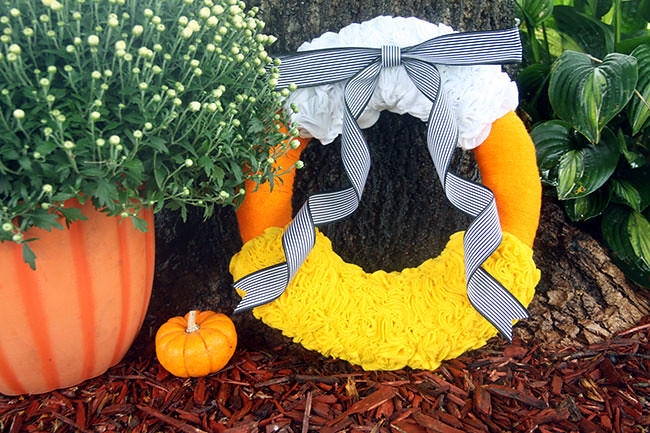 Wreath-by-Mums-and-Pumpkin