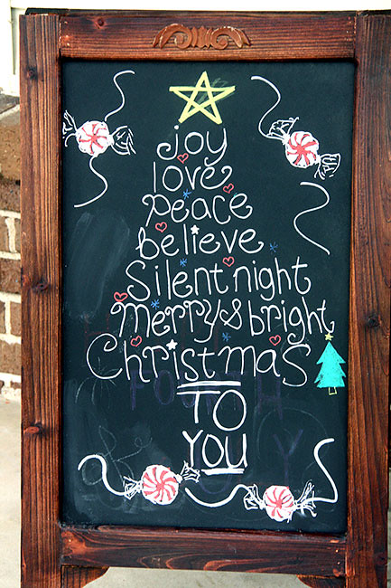 Living-Room_Chalkboard-Close-Up