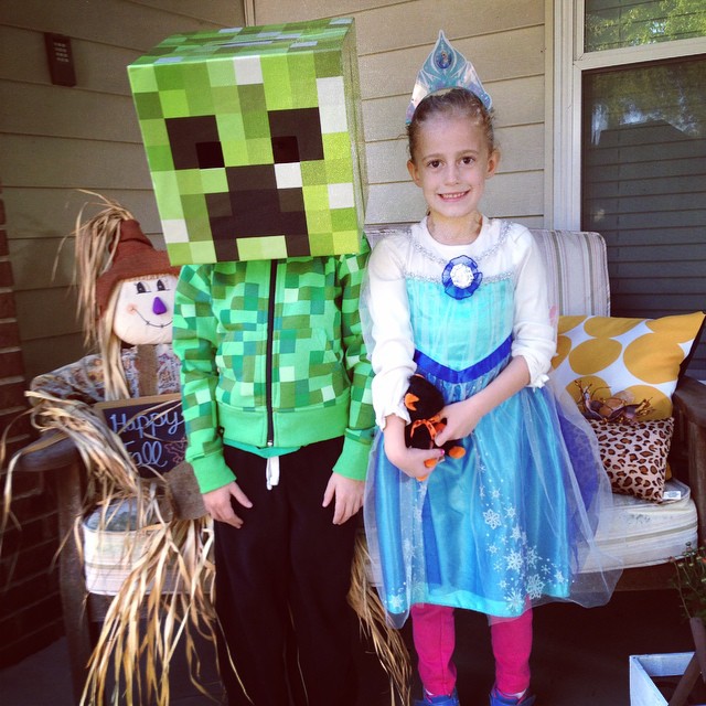 All dressed for Boo at the Zoo! Creeper and Elsa!! ❄️⛄️