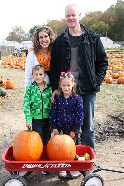 2014-Family-Pumpkin-Pic