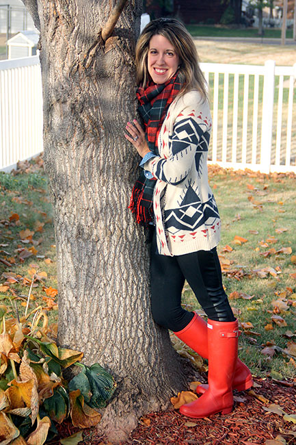 Side-View-Lean-Against-Tree