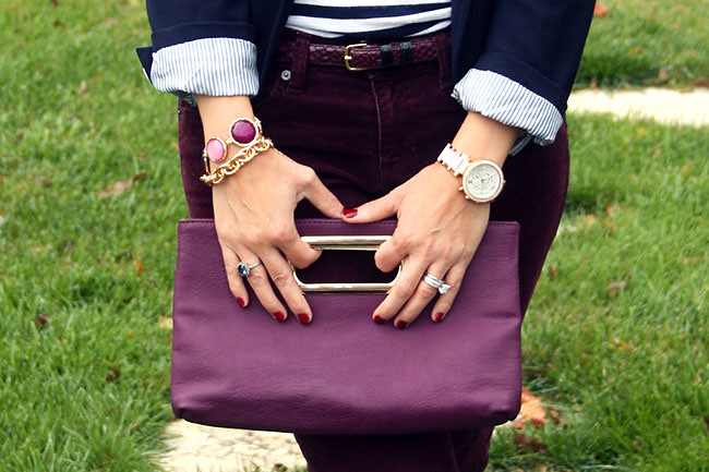 Close-Up-Hands-Clutch