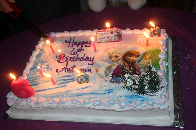Cake_Lit-Up