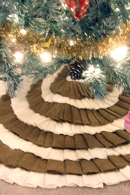Tree-Skirt-Pretty-Close-Up