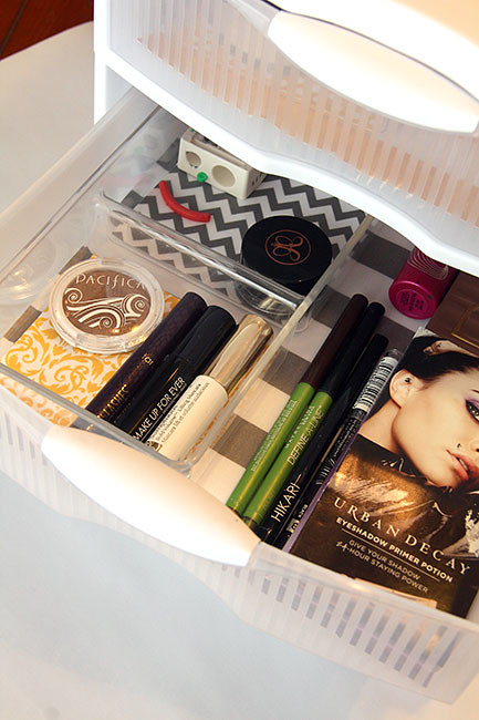 Done_Close-up-of-one-drawer