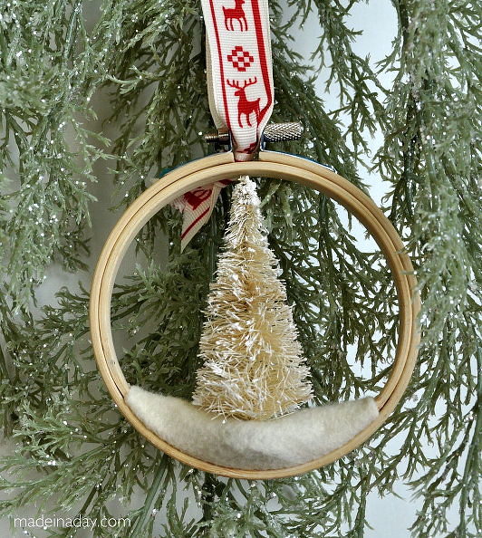 how-to-make-a-bottle-brush-tree-embroidery-hoop-ornament-christmas-decorations-crafts-seasonal-holiday-decor