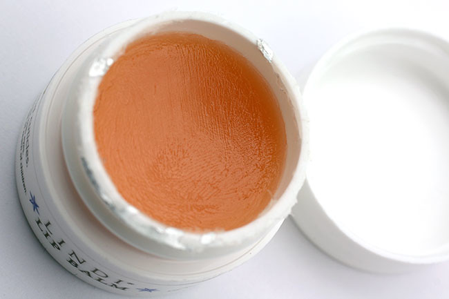 Lindi-Lip-Balm_up-close