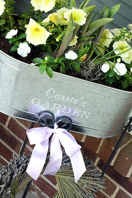 Front_Close-Up_Carries-Garden