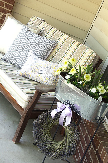 Front_Bench&Galv&Wreath