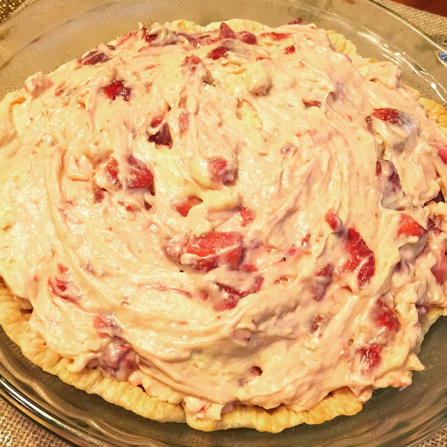 Waiting on a service guy and our time slot goes all the way to 5:00 p.m. So, I have two kids at home and we are trying one of the 🍓strawberry🍓 recipes I pinned after we went strawberry picking. This one was super easy and is a strawb