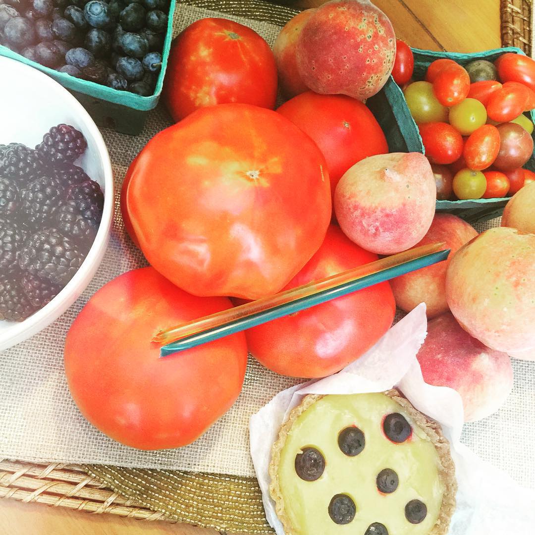 Farmers market loot! 🍅🍑🍯 #amishtomatoes #blueberrylemontart #nomnom #sofresh #farmersmarket