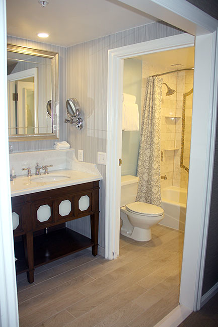 BeachClub_Bathroom