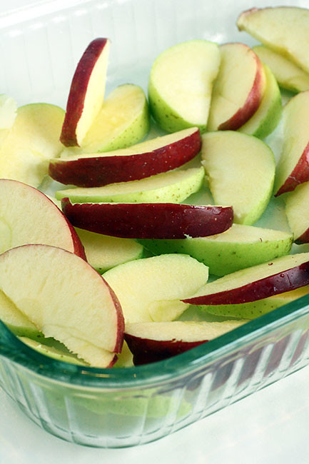 Step2_Cut-up-apples