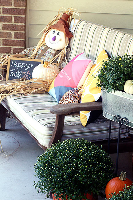 Scarecrow-and-Bench-Mums