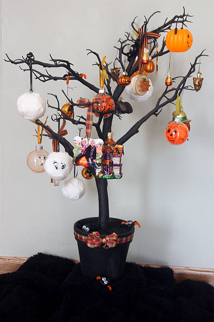 HalloweenTree1