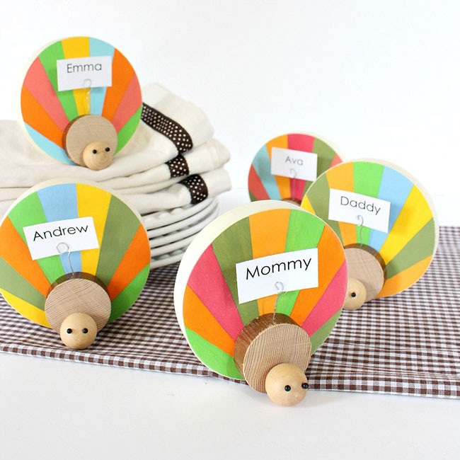 wood-turkey-place-card-holder