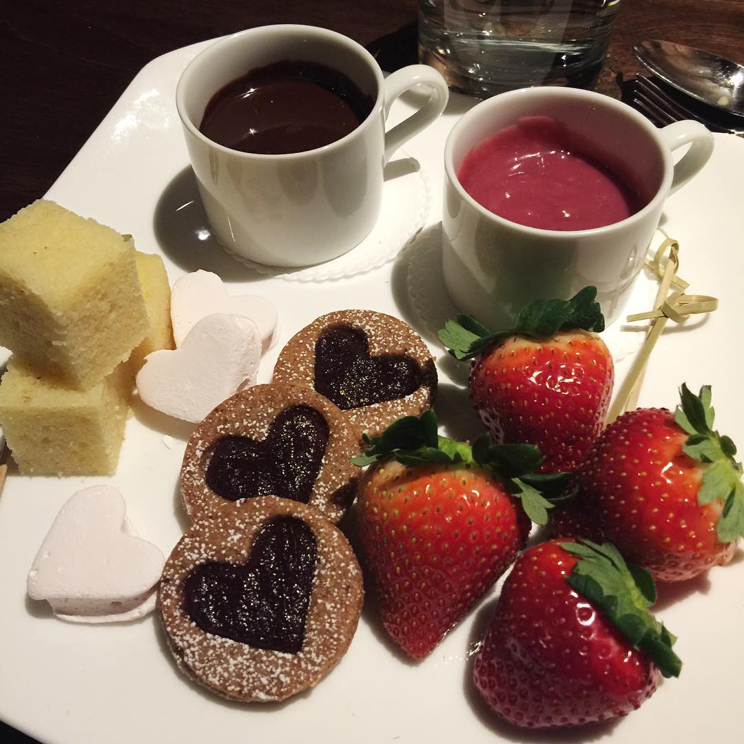 Chocolate fondue for dessert at the Ritz! Going to go back to our room for a wine nap and then back downstairs for the dance party at 9pm! Having such a fun time with my soul mate!!!!! (And they gave us ma macaroons to go!!!!!). #funfun #ritz #lovemyhubs