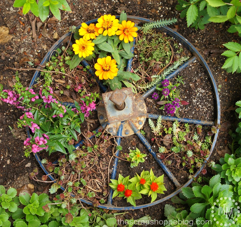 wagon-wheel-planter