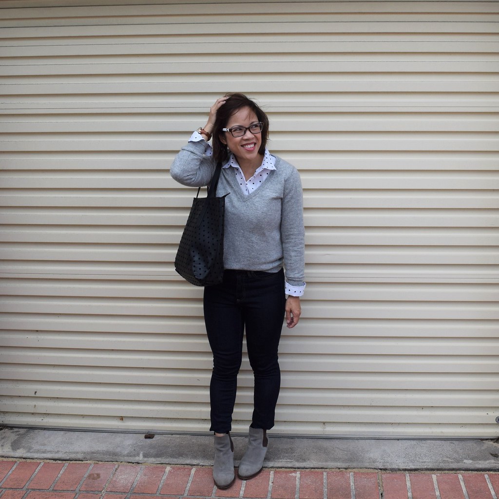 capsule_wardrobe_outfit_grey_sweater_polka_dots_skinny_jeans6