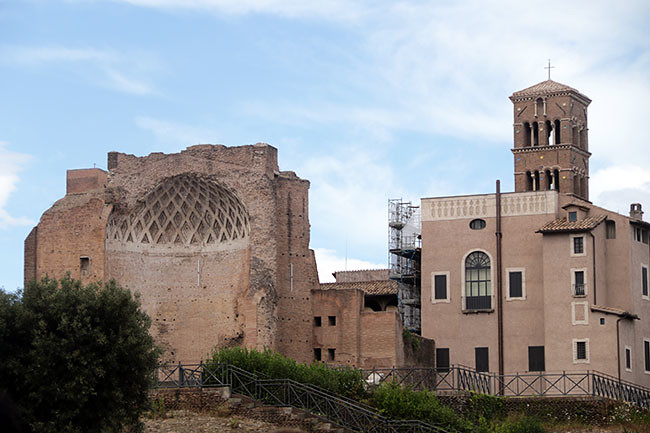 RomanForum1
