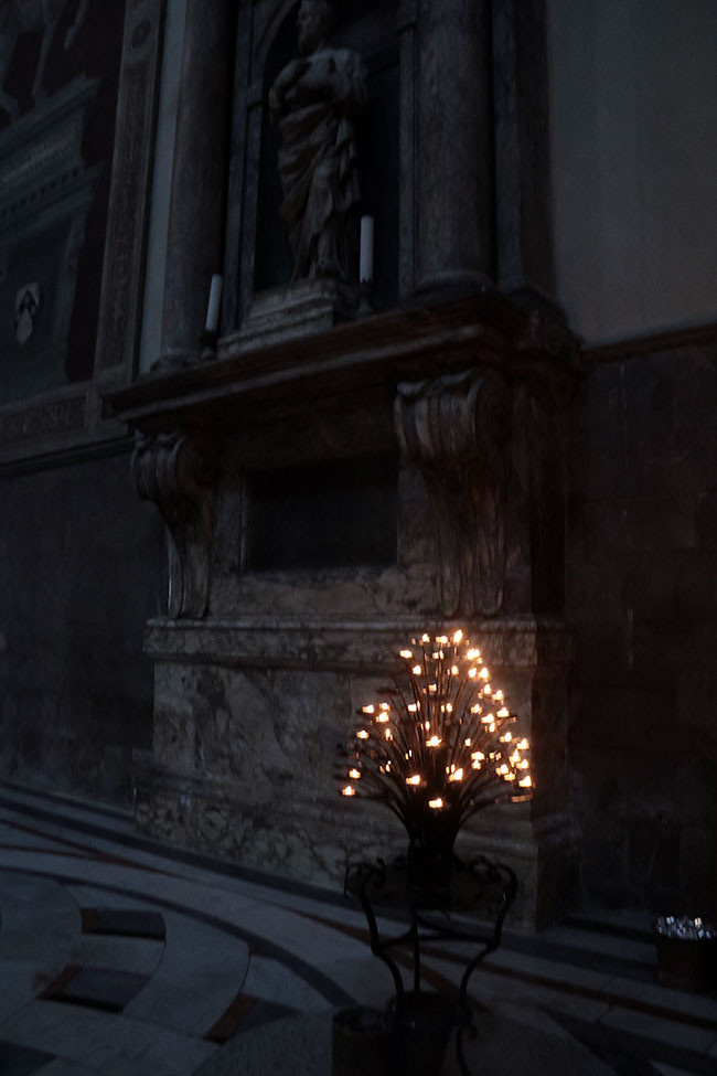 Flo12_Duomo7Candles