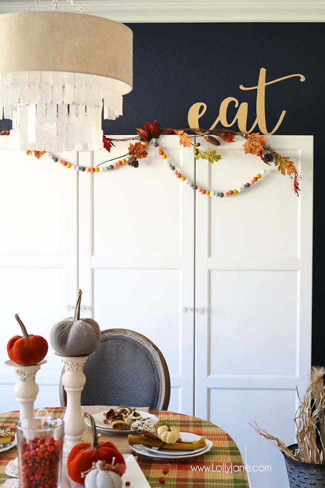 Easy-pretty-fall-tablescape-plaid